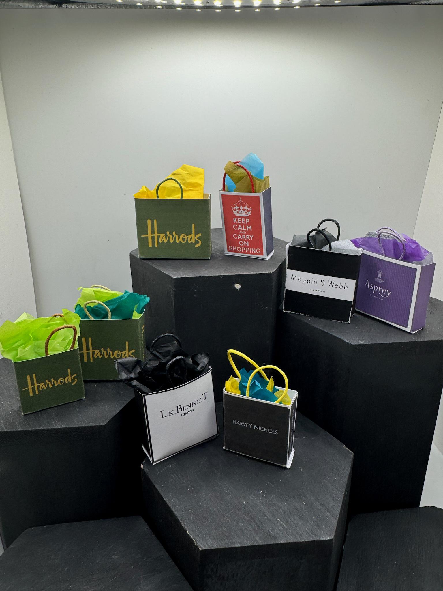 Dolls House Miniatures- 1/12th Shopping Bags x8 - SET 12 - London