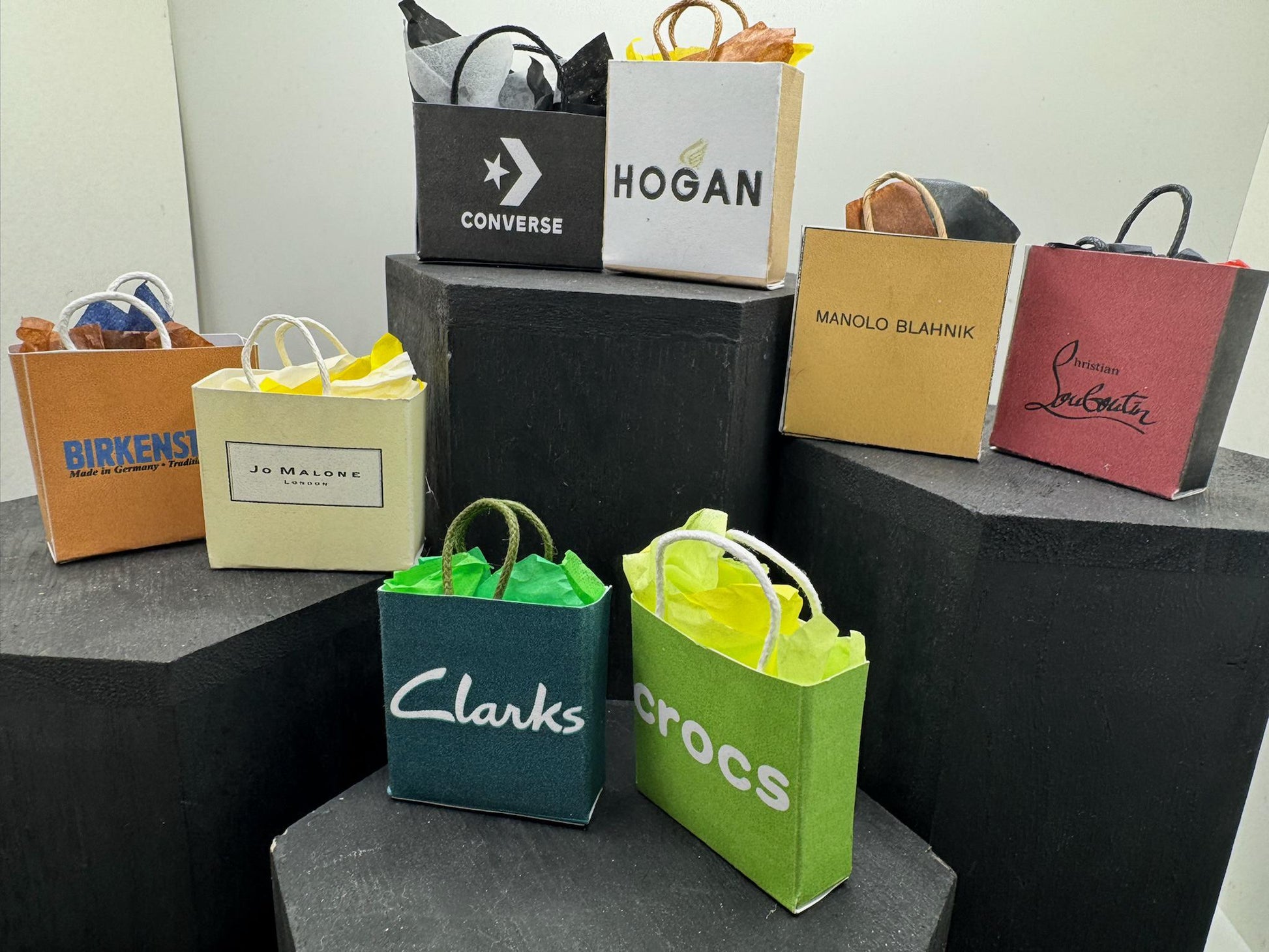 Dolls House Miniatures- 1/12th Shopping Bags x8 - SET 16 - Shoes