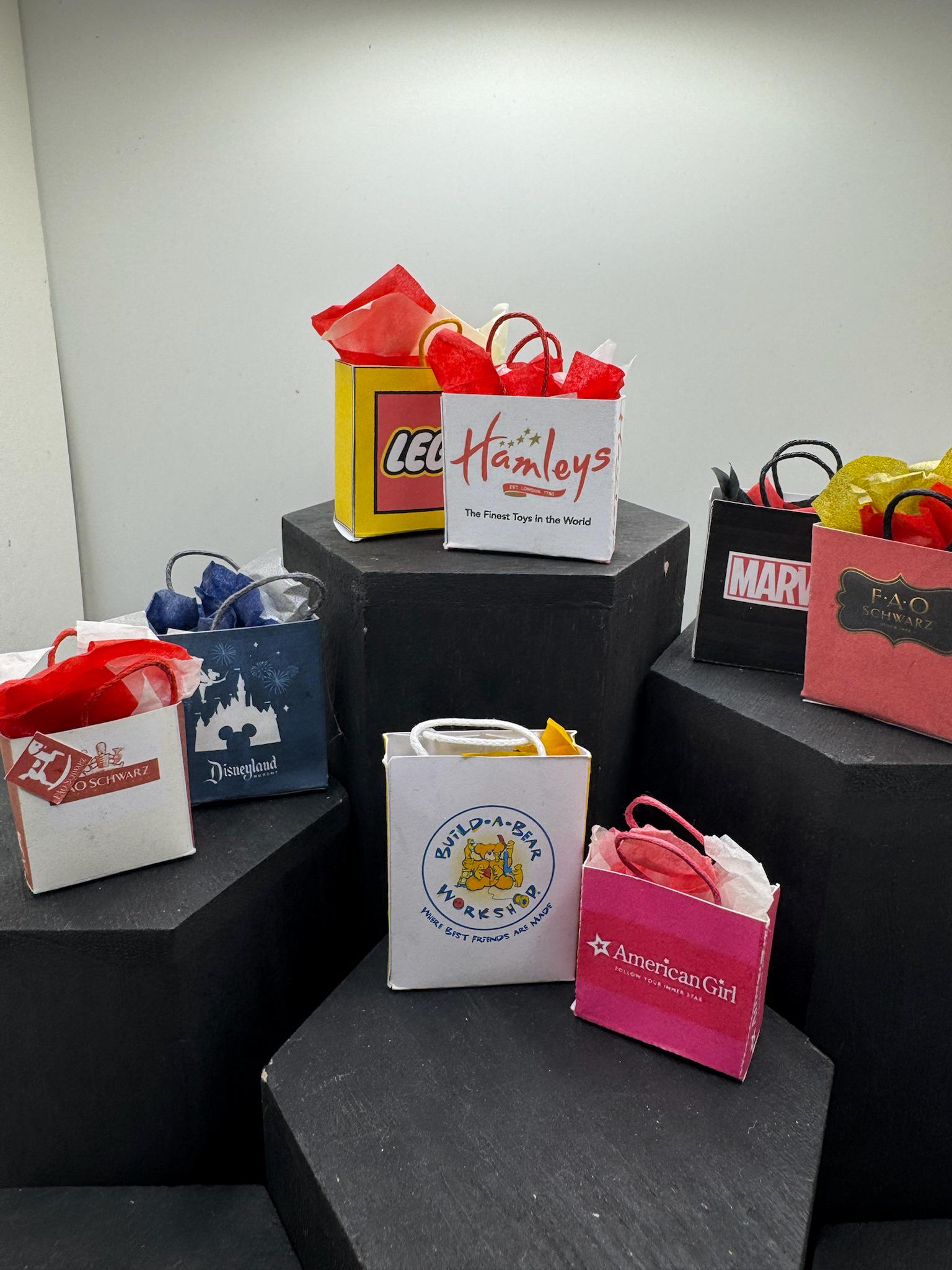 Dolls House Miniatures- 1/12th Shopping Bags x8 - SET 20 - Toys