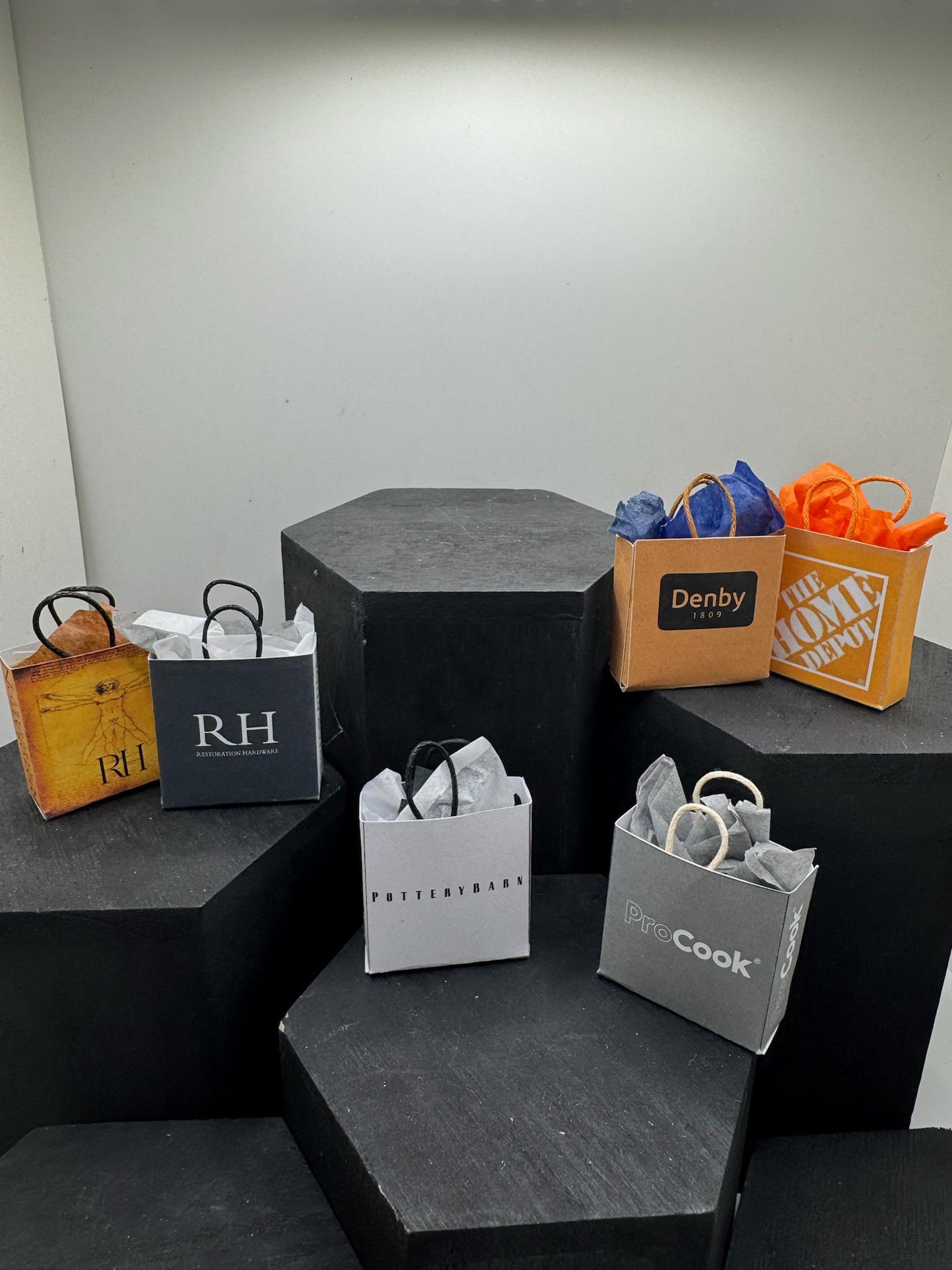 Dolls House Miniatures- 1/12th Shopping Bags x6 - SET 23 - Homewares