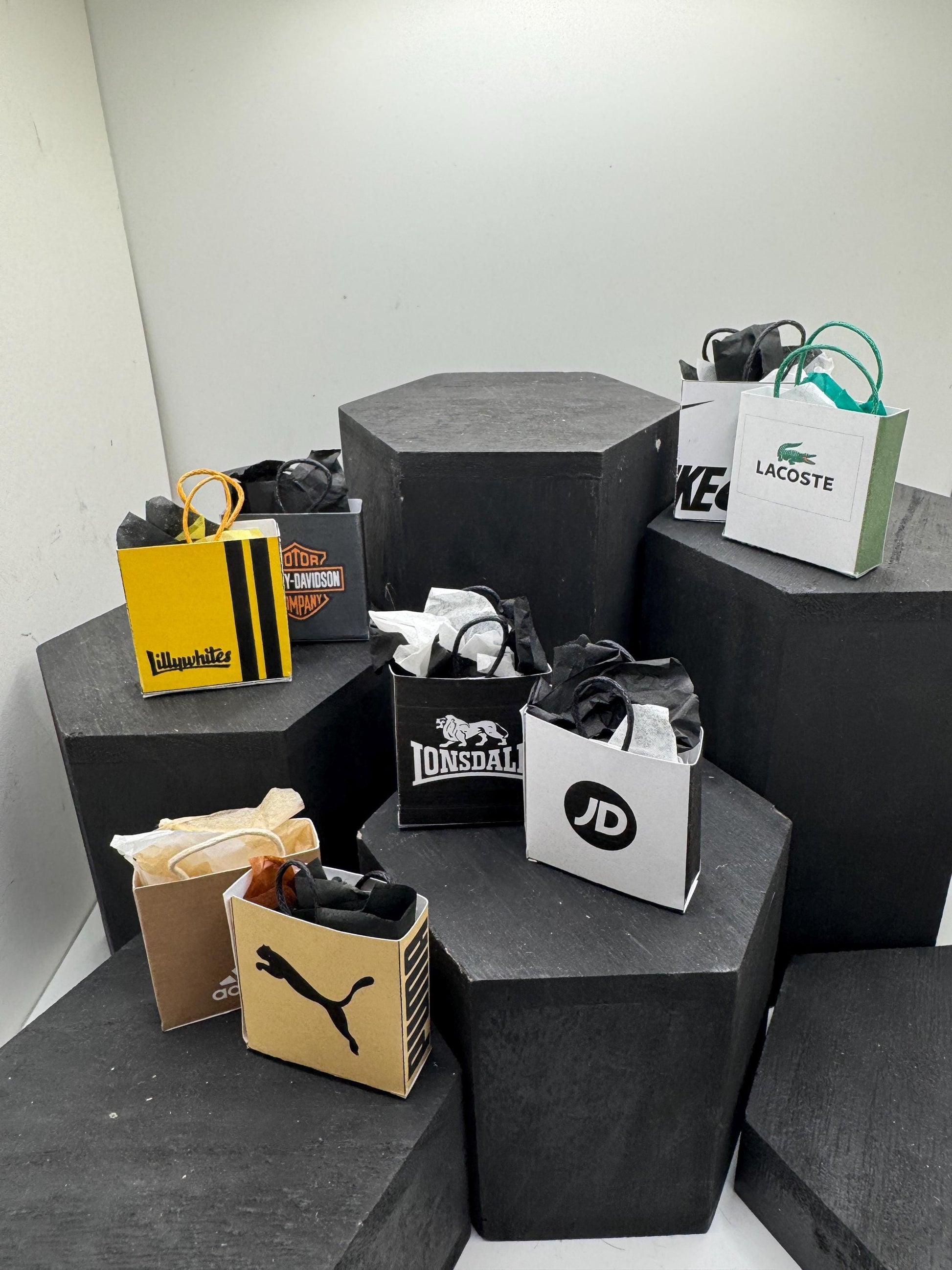 Dolls House Miniatures- 1/12th Shopping Bags x8 - SET 28 - Sporting