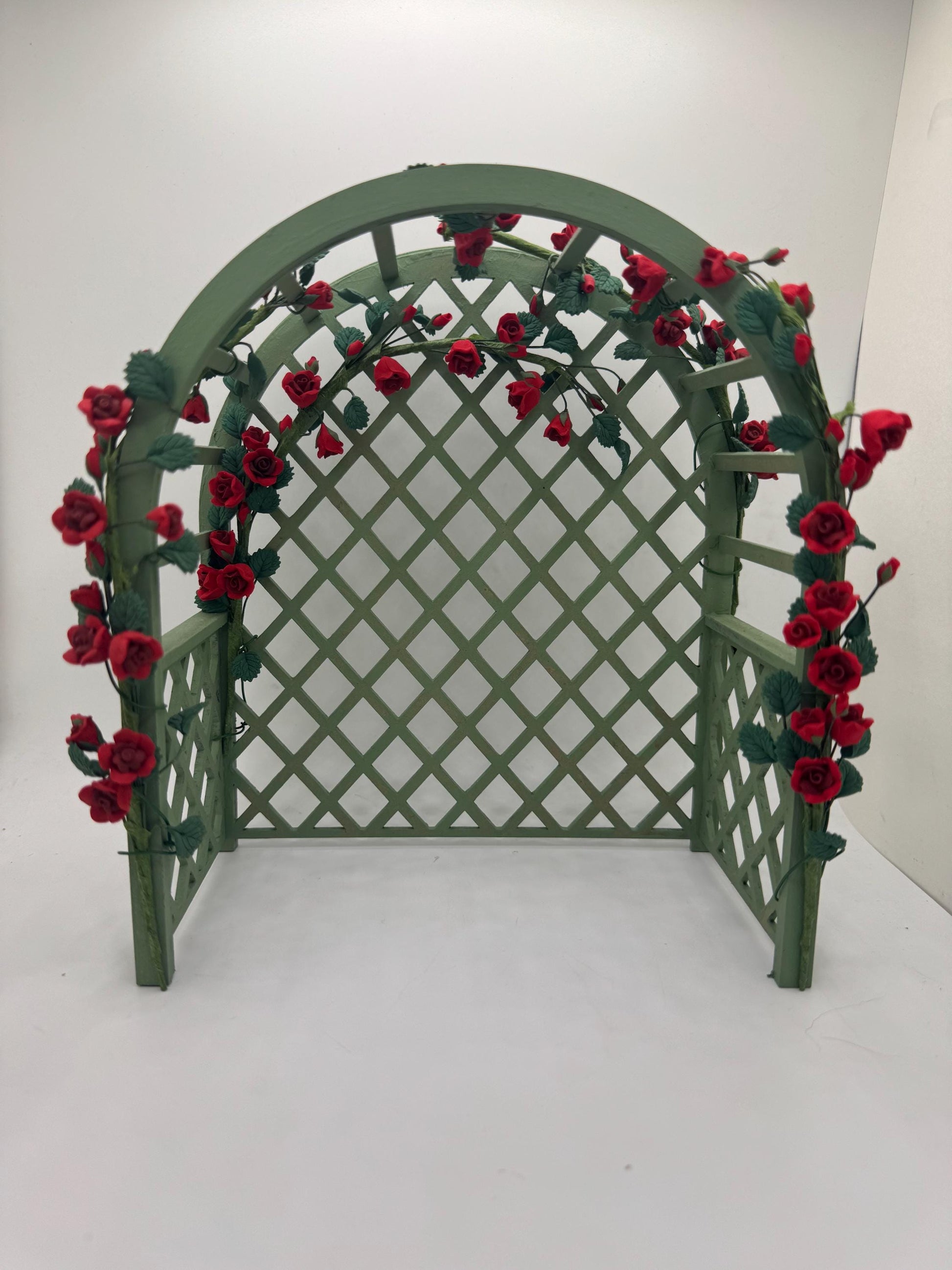 Dolls House Miniatures - Gardener Rose Arch