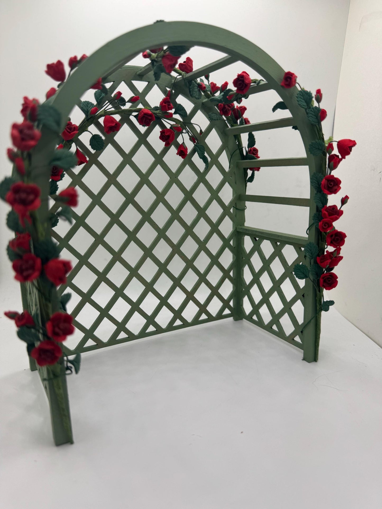 Dolls House Miniatures - Gardener Rose Arch
