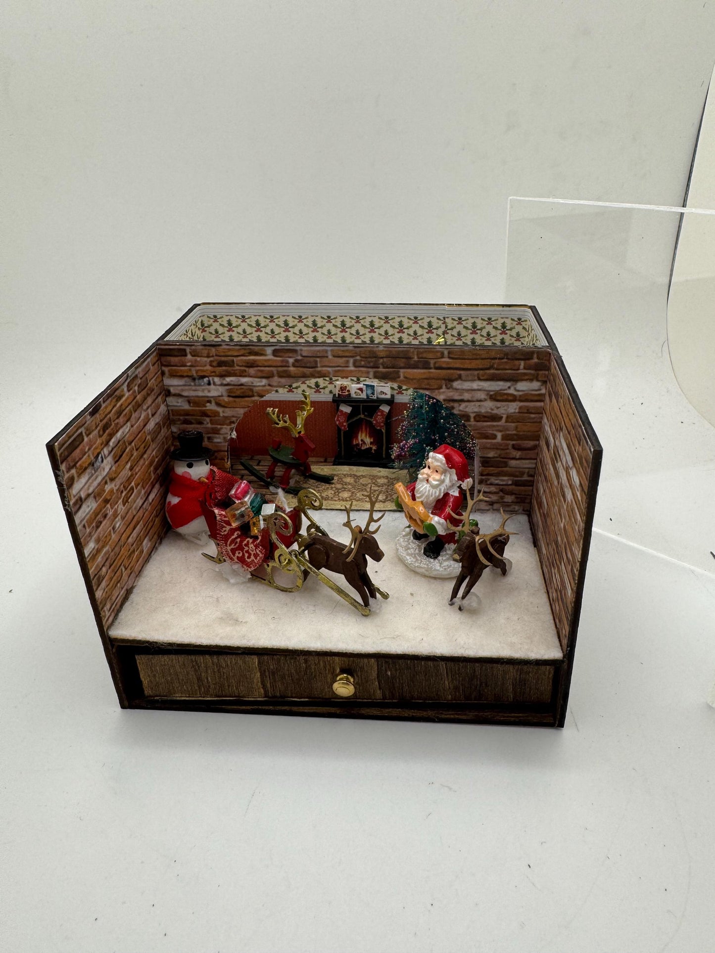 DOLLS HOUSE MINIATURES - 1/48th room box - Christmas