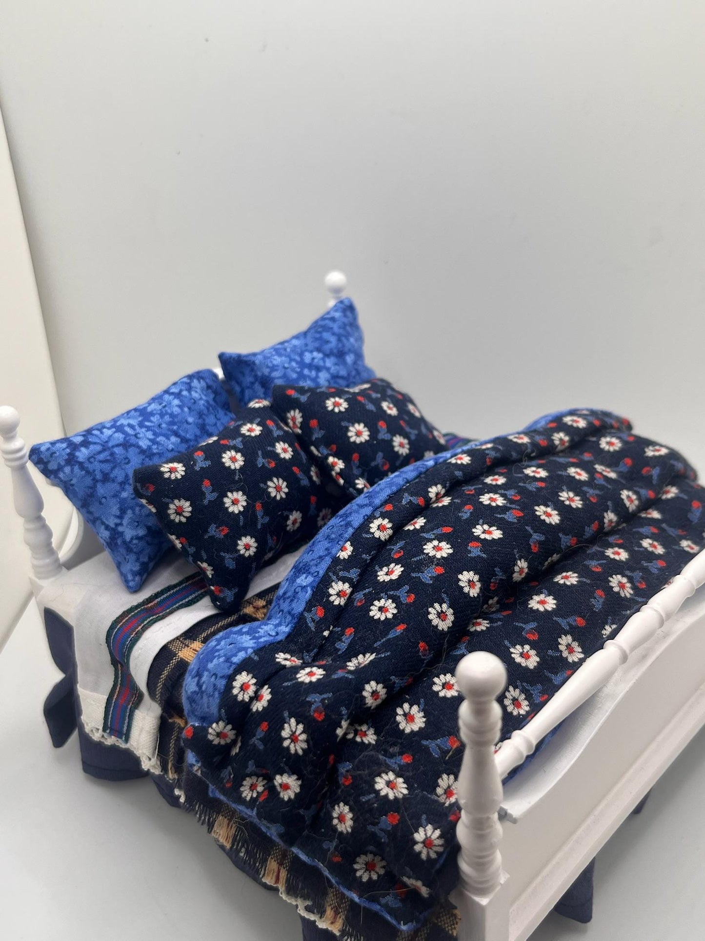 Dolls House Dressed 1/12th Double Bed - Betty