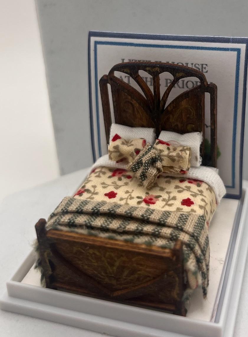 Dolls House Miniatures ( 1/48th - 1:48 - 1/4" - Quarter Inch Scale ) - Double Bed - Anna