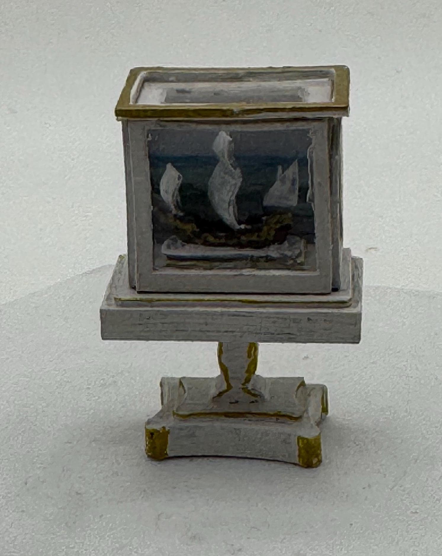Dolls House 1/48th - Ship Display Cabinet