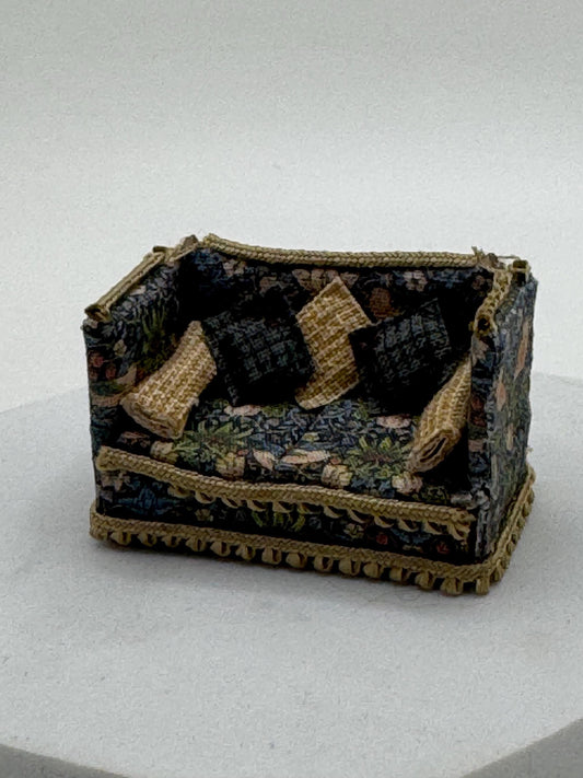 Dolls House 1/48th - William Morris Knole Sofa