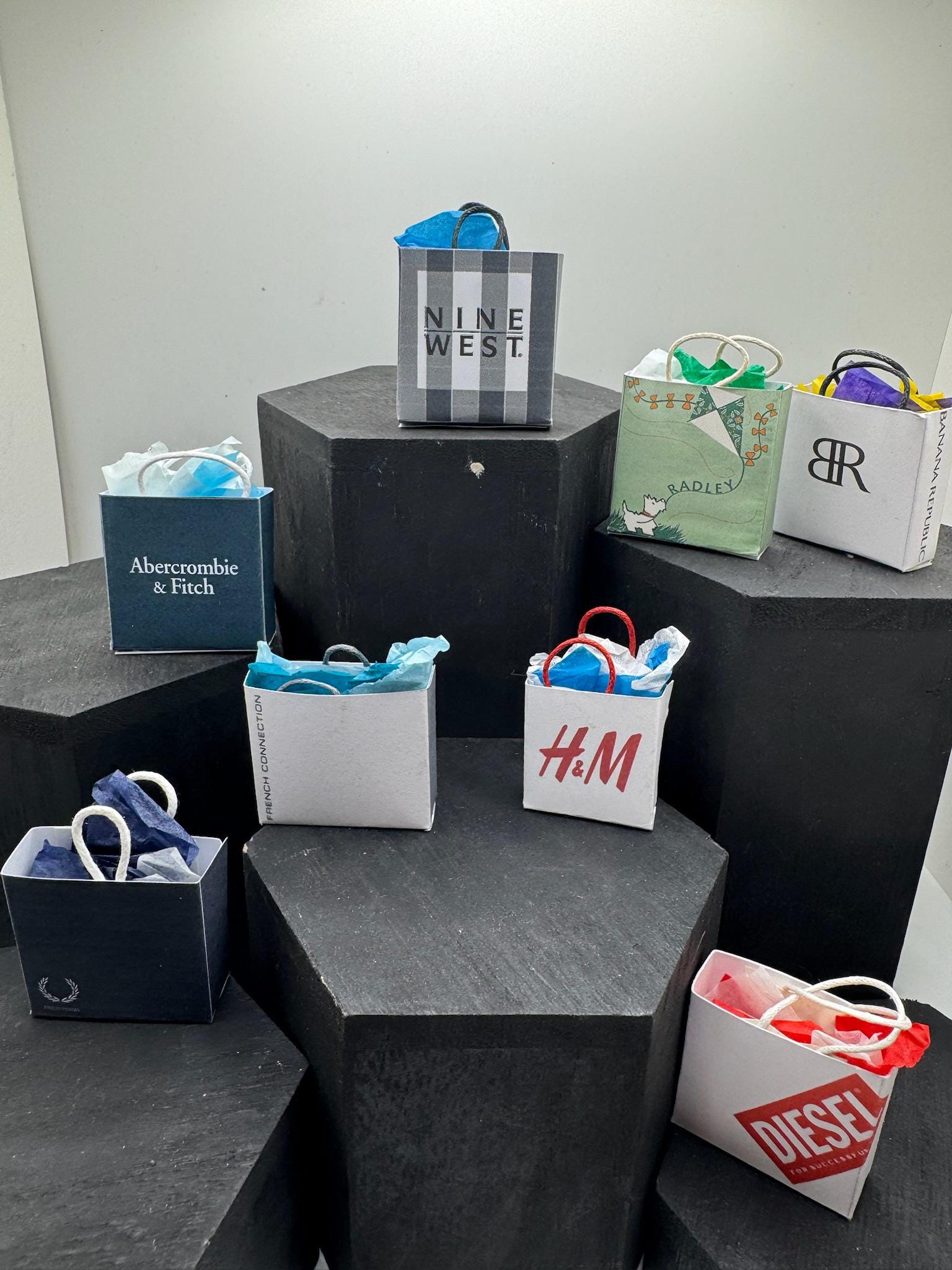 Dolls House Miniatures- 1/12th Shopping Bags x8 - SET 4 - Fashion