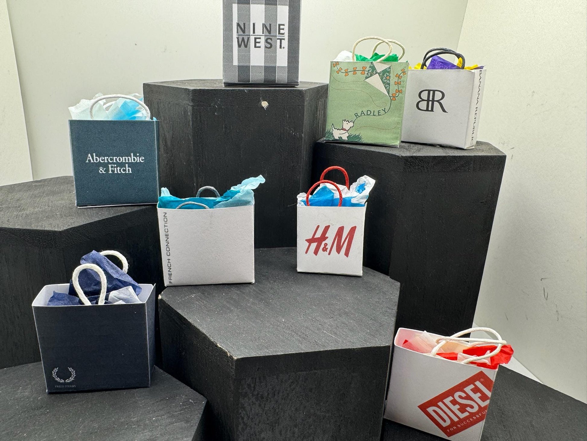 Dolls House Miniatures- 1/12th Shopping Bags x8 - SET 4 - Fashion