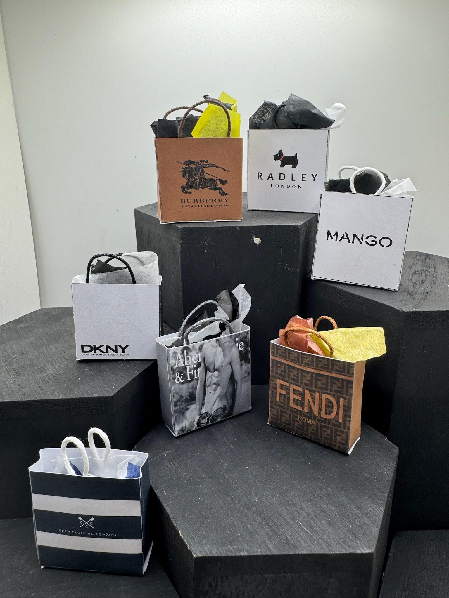 Dolls House Miniatures- 1/12th Shopping Bags x8 - SET 5 - Fashion