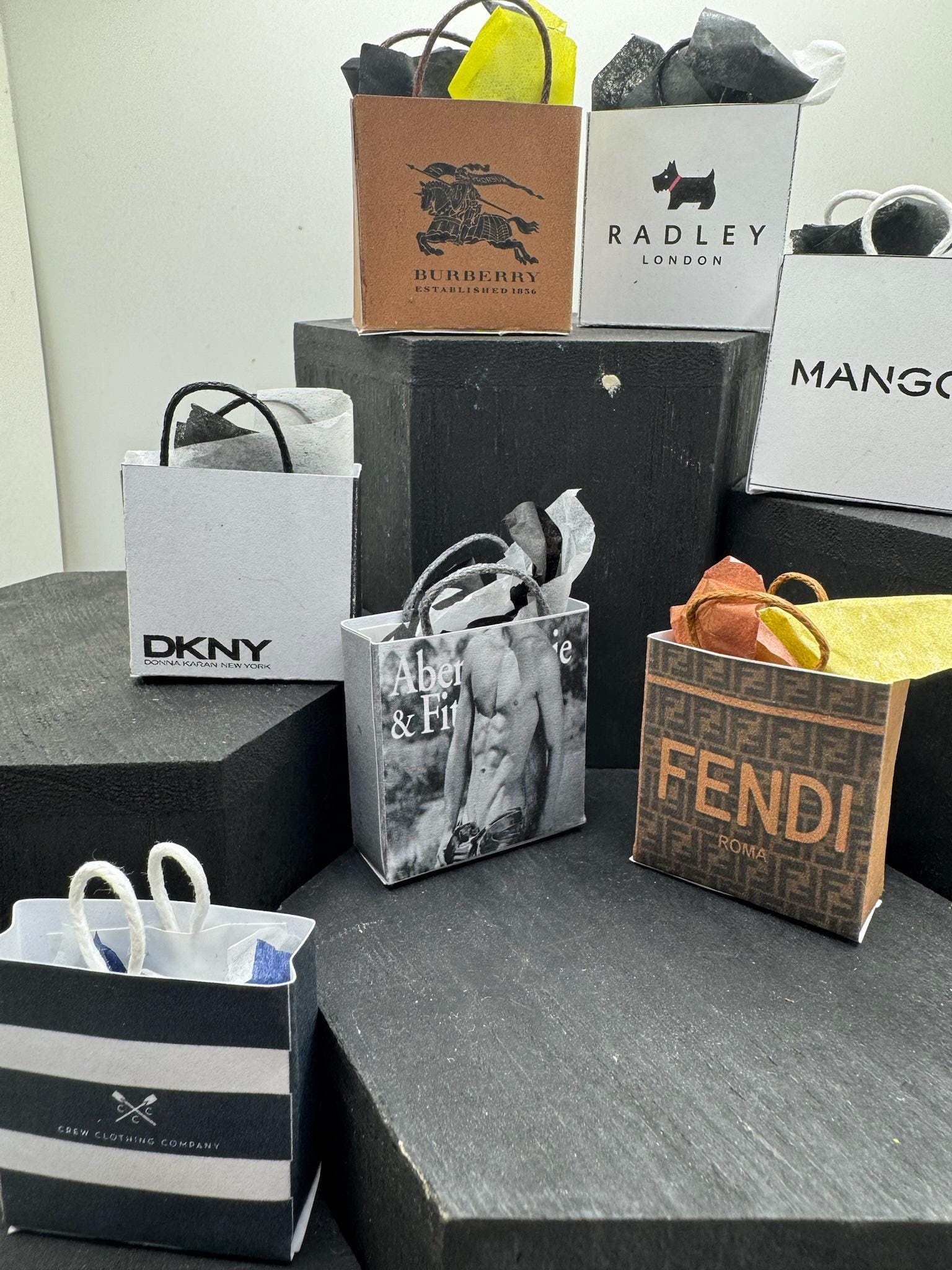 Dolls House Miniatures- 1/12th Shopping Bags x8 - SET 5 - Fashion