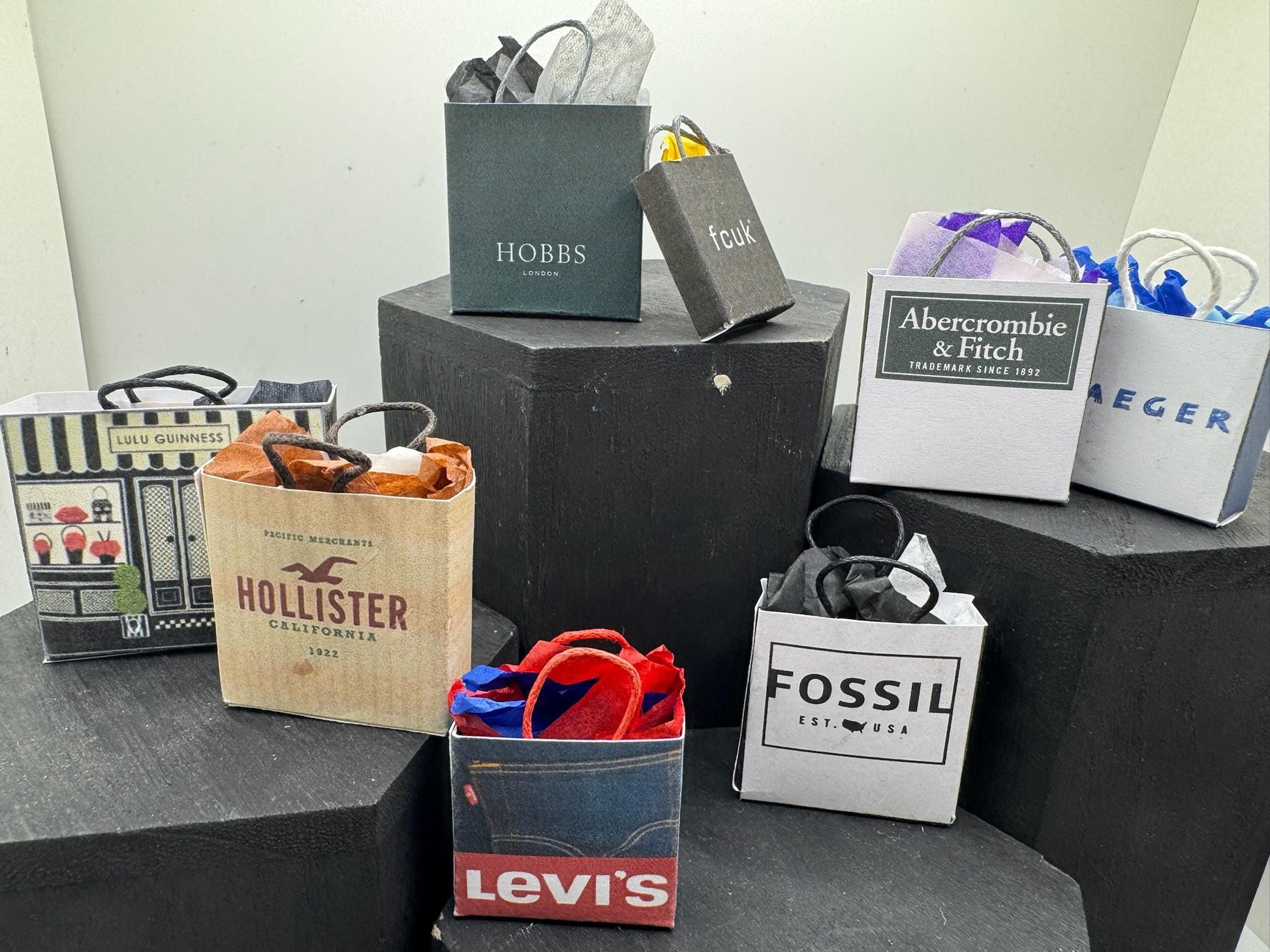 Dolls House Miniatures- 1/12th Shopping Bags x8 - SET 7 - Fashion