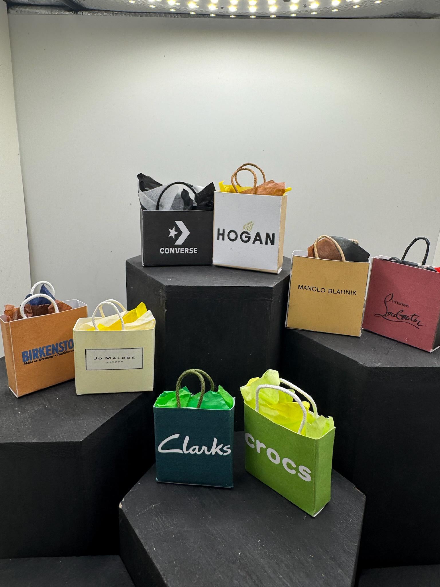 Dolls House Miniatures- 1/12th Shopping Bags x8 - SET 16 - Shoes