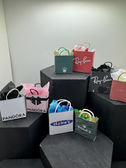 Dolls House Miniatures- 1/12th Shopping Bags x8 - SET 18 - Accessories