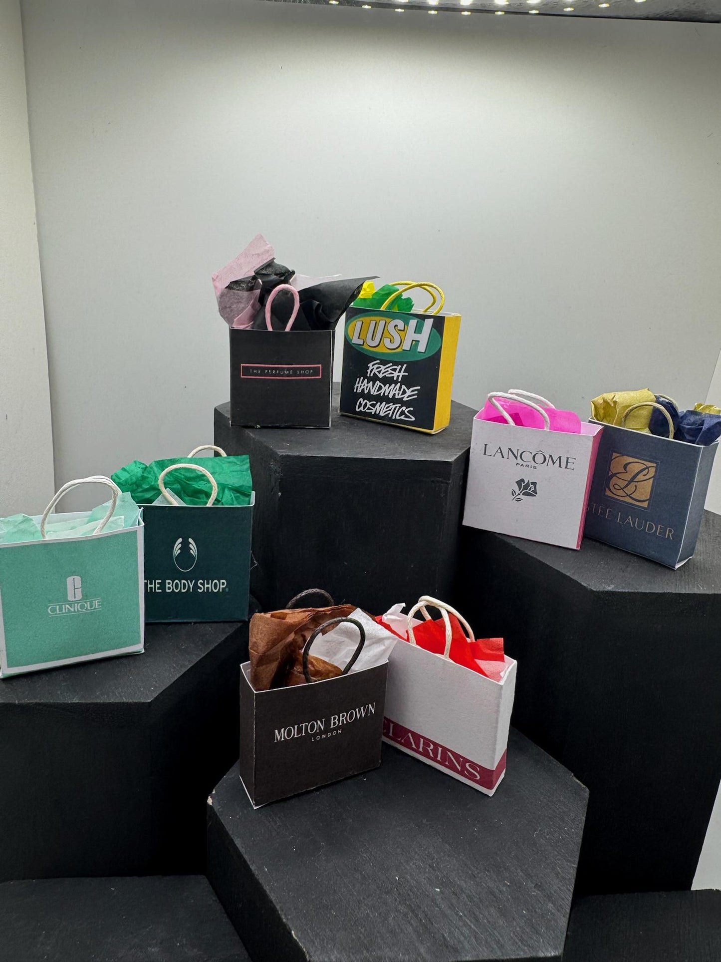 Dolls House Miniatures- 1/12th Shopping Bags x8 - SET 22 - Perfume / Make up