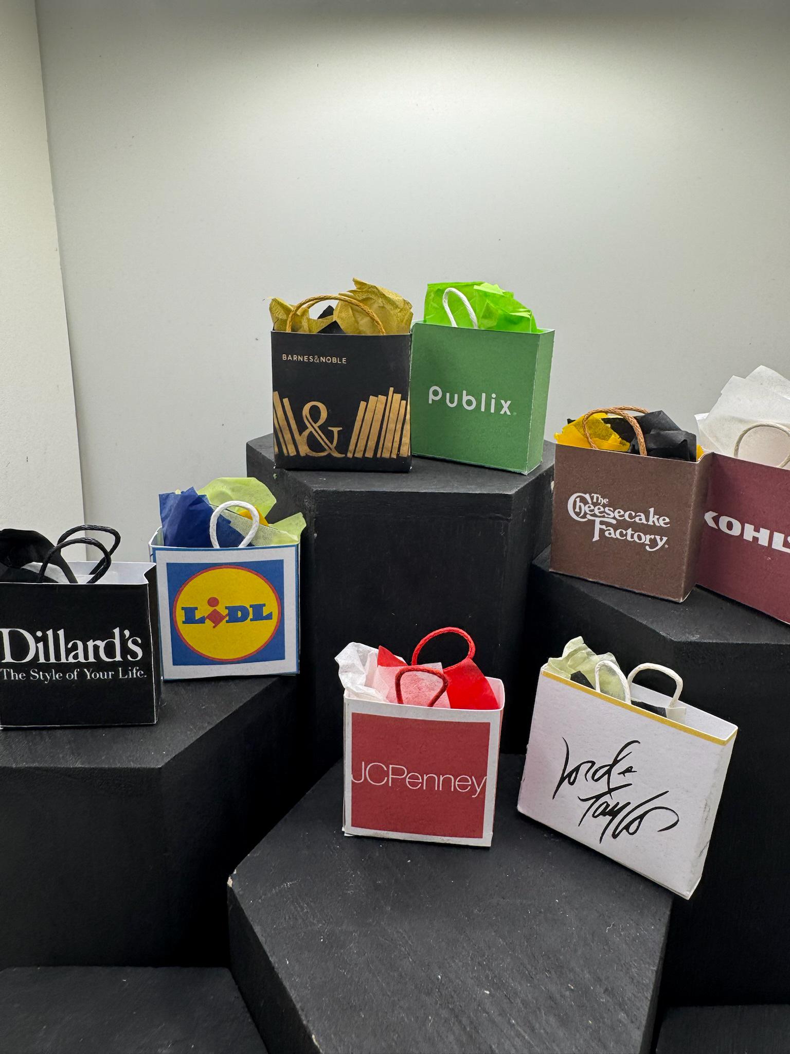 Dolls House Miniatures- 1/12th Shopping Bags x8 - SET 25 - USA Stores