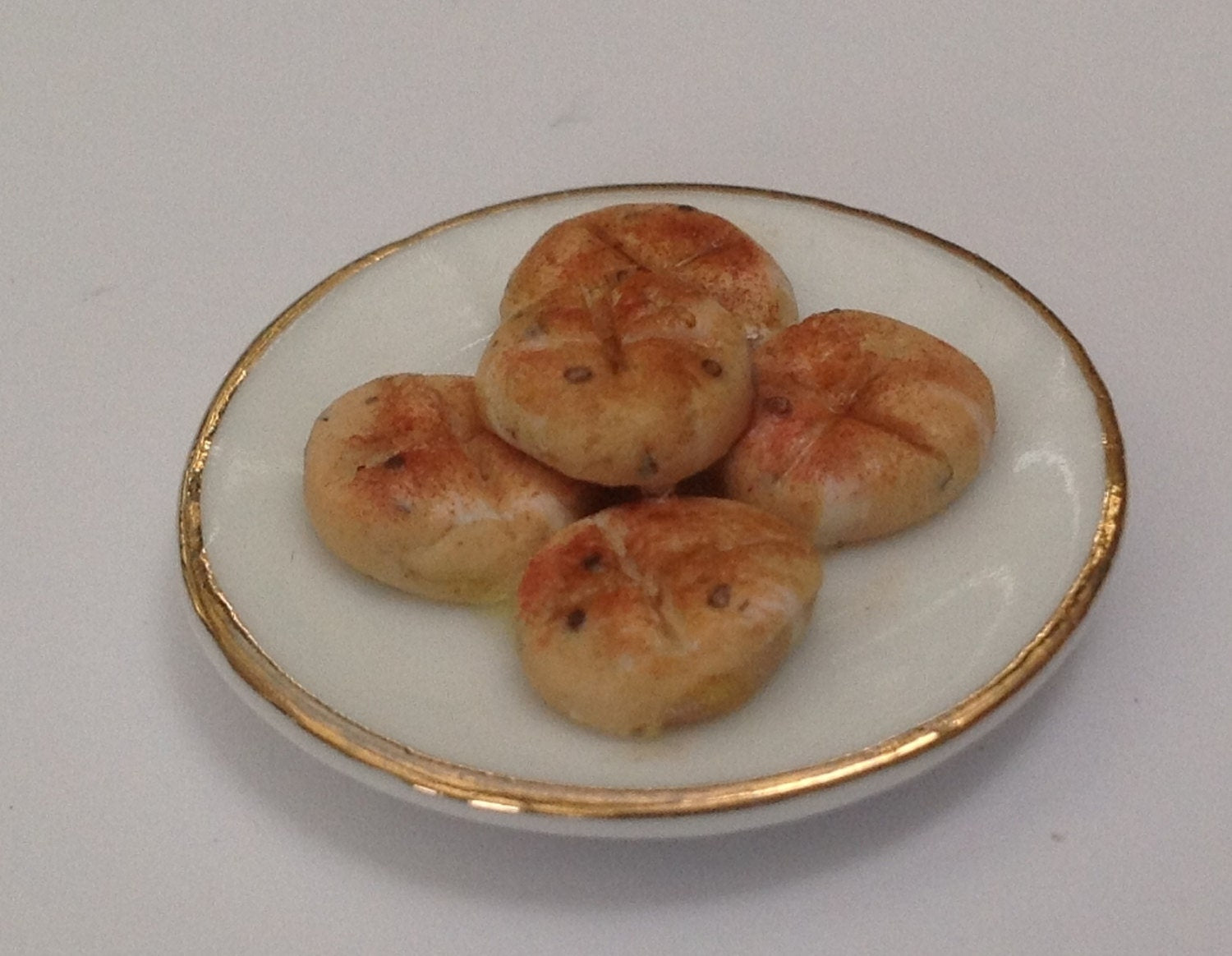 Dolls House Miniatures - 1/12th Easter Hot Cross Buns