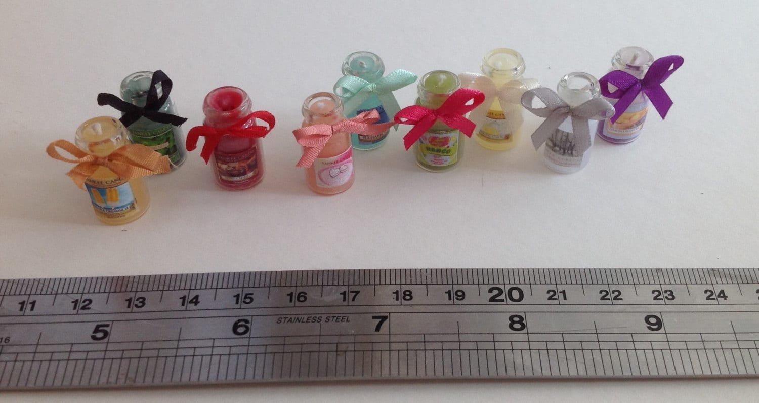Dolls House Miniatures - 1/12th small candle jar x 1 (assorted colours)