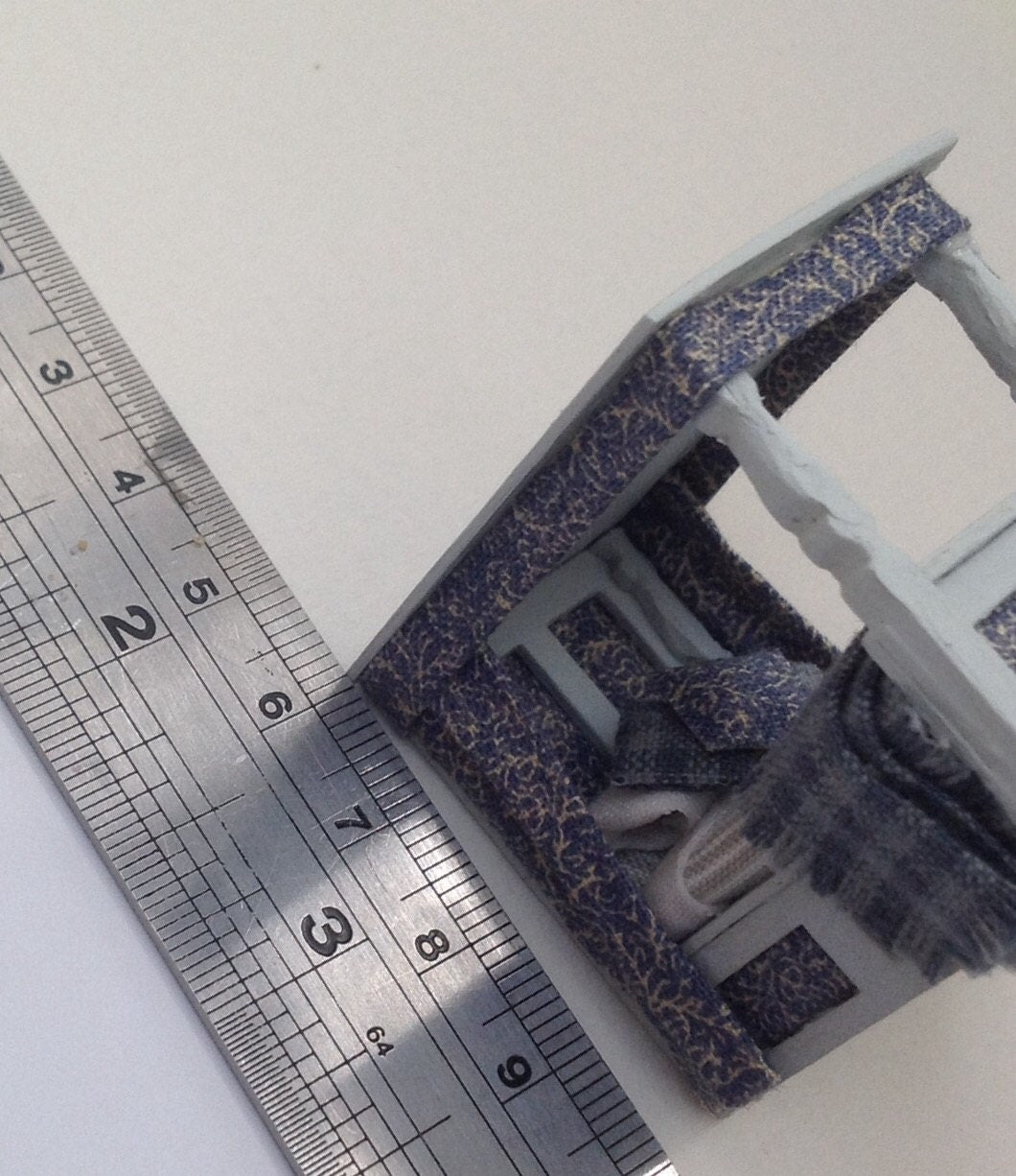 Dolls House Miniatures ( 1/48th - 1:48 - 1/4" - Quarter Inch Scale )  - Handmade  four poster bed