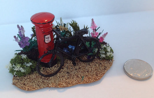 Dolls House Miniatures ( 1/48th - 1:48th - 1/4" - Quarter Inch Scale )  Hand Painted   - Garden Post Box & Bike Scene